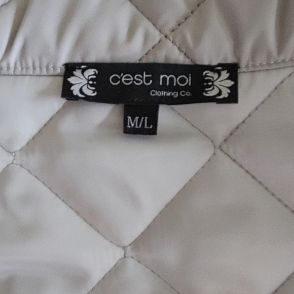 C'est Moi cropped quilted jacket. - Picture 7 of 10